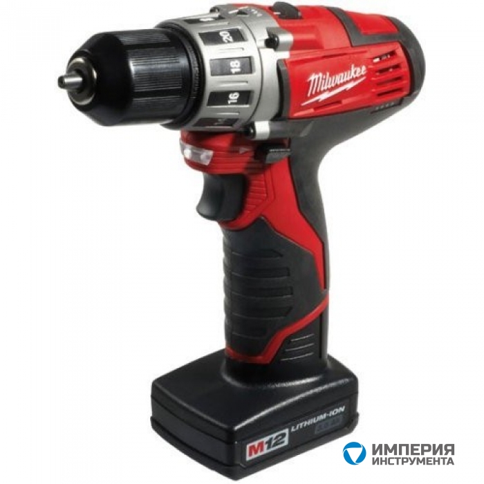 Ударная аккумуляторная дрель шуруповерт milwaukee. Milwaukee ударный шуруповерт. Milwaukee m18 bpd-202c. Красный шуруповерт milwaukee. Шуруповёрт milwaukee m12.