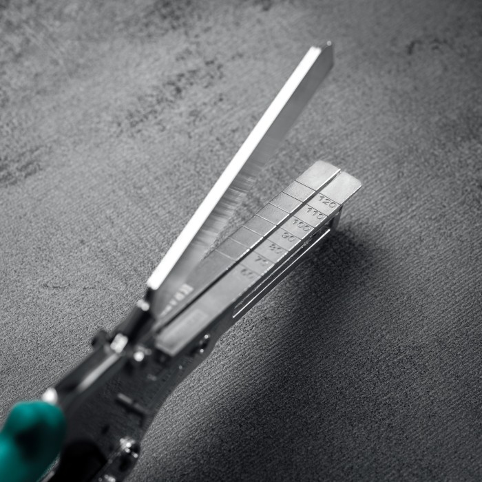 Удлиненные угловые ножницы для пластмассовых и резиновых профилей KRAFTOOL 23370, 120 мм, PELIKAN 120 до 120 мм