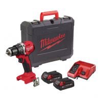 Аккумуляторная компактная ударная дрель-шуруповерт Milwaukee M18 BLPDRC-202C
